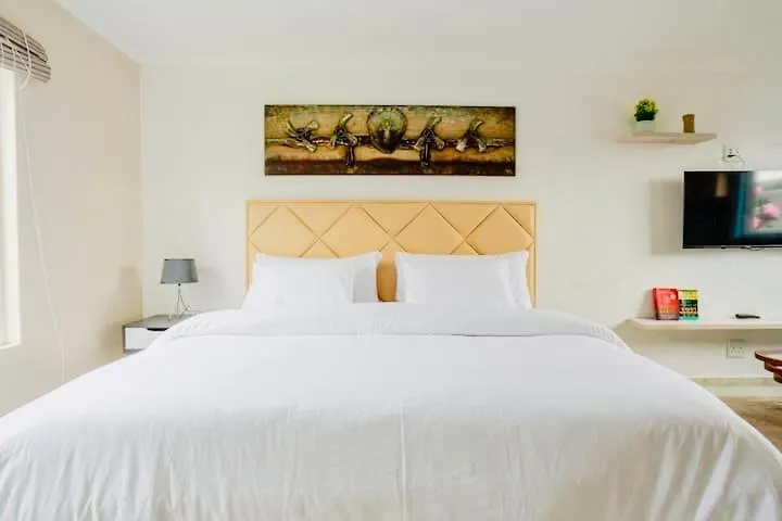 Caline Vip Luxury Jacuzzi &, Swimming Pool Mews Bed & Breakfast Cape Town