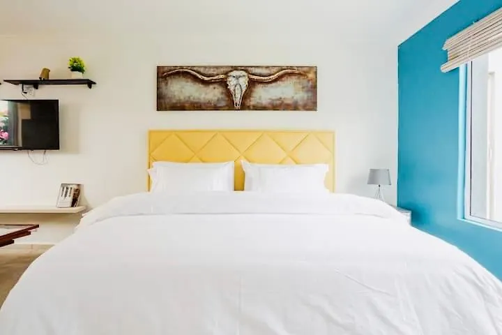 Caline Vip Luxury Jacuzzi &, Swimming Pool Mews Bed & Breakfast Cape Town