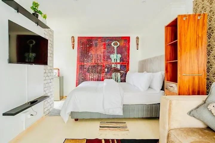 Caline Vip Luxury Jacuzzi &, Swimming Pool Mews Bed & Breakfast Cape Town