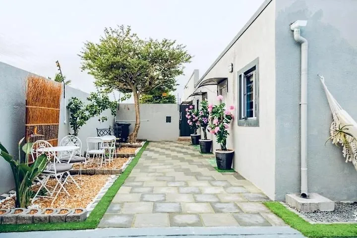 Caline Vip Luxury Jacuzzi &, Swimming Pool Mews Bed & Breakfast Cape Town 0*,  South Africa