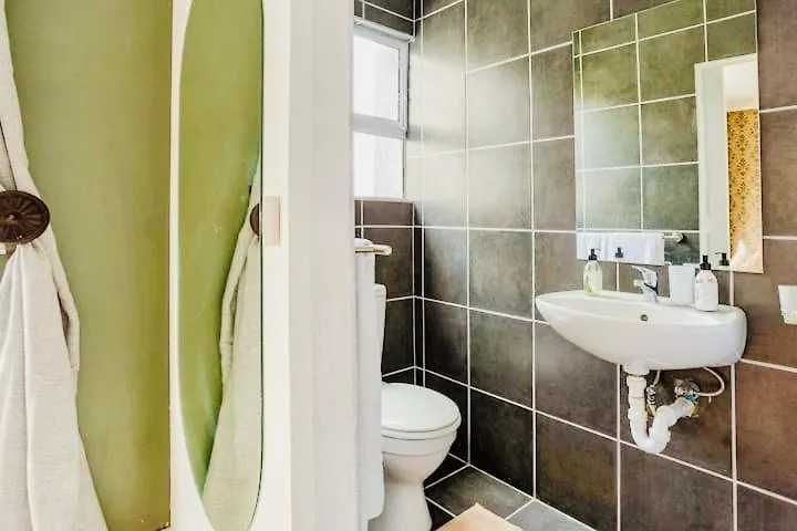 Caline Vip Luxury Jacuzzi &, Swimming Pool Mews Bed & Breakfast Cape Town
