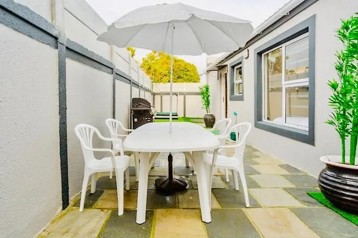 Caline Vip Luxury Jacuzzi &, Swimming Pool Mews Bed & Breakfast Cape Town South Africa