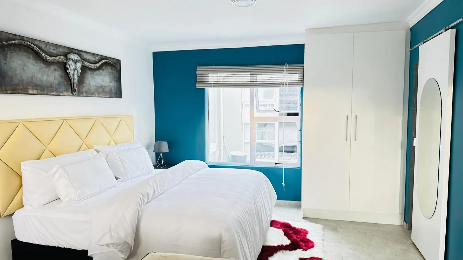 Caline Vip Luxury Jacuzzi &, Swimming Pool Mews Bed & Breakfast Cape Town
