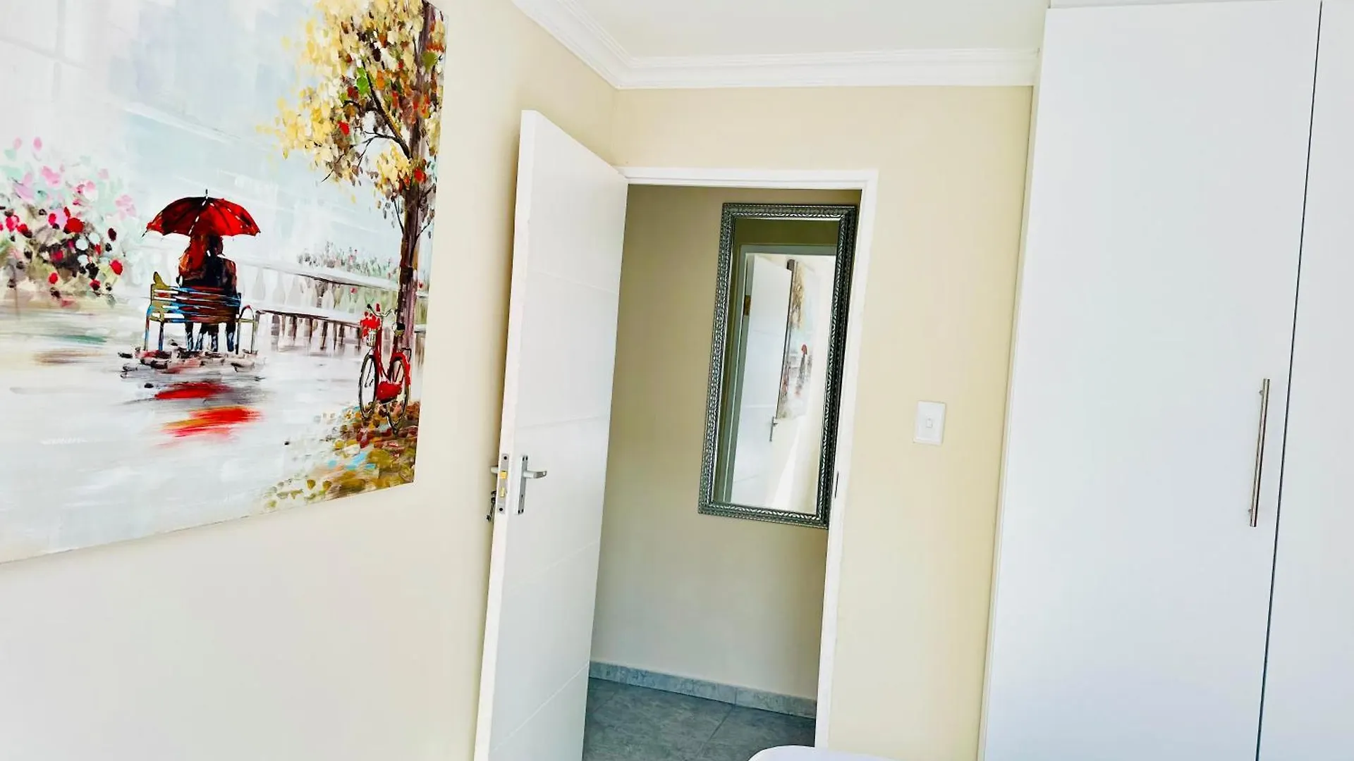 Caline Vip Luxury Jacuzzi &, Swimming Pool Mews Bed & Breakfast Cape Town