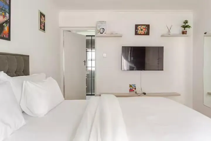 Caline Vip Luxury Jacuzzi &, Swimming Pool Mews Bed & Breakfast Cape Town South Africa