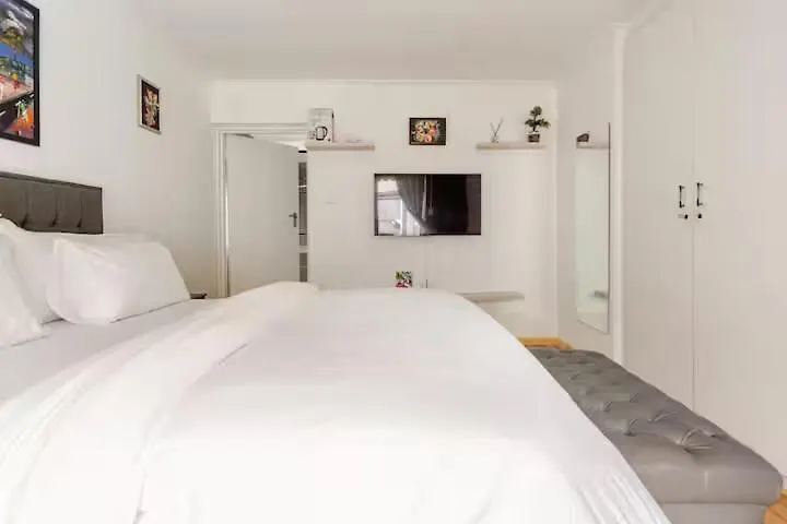 Caline Vip Luxury Jacuzzi &, Swimming Pool Mews Bed & Breakfast Cape Town South Africa