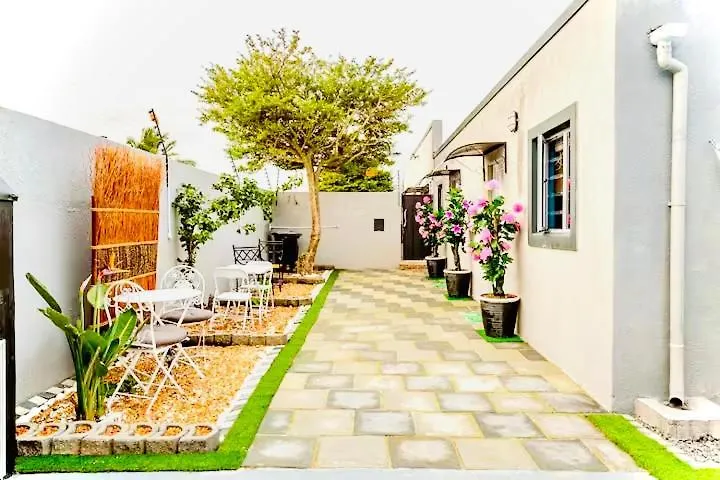 Caline Vip Luxury Jacuzzi &, Swimming Pool Mews Bed & Breakfast Cape Town