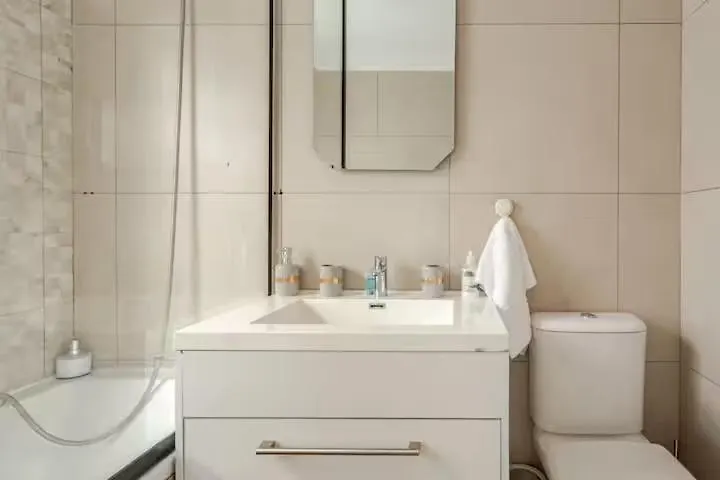 Caline Vip Luxury Jacuzzi &, Swimming Pool Mews Bed & Breakfast Cape Town