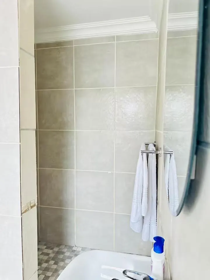 Caline Vip Luxury Jacuzzi &, Swimming Pool Mews Bed & Breakfast Cape Town 0*,