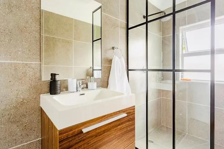 Caline Vip Luxury Jacuzzi &, Swimming Pool Mews Bed & Breakfast Cape Town 0*,  South Africa