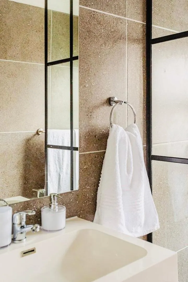 Caline Vip Luxury Jacuzzi &, Swimming Pool Mews Bed & Breakfast Cape Town 0*,  South Africa
