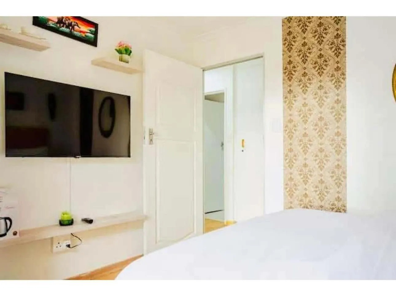 ケープタウン Caline Vip Luxury Jacuzzi &, Swimming Pool Mews Bed & Breakfast 南アフリカ