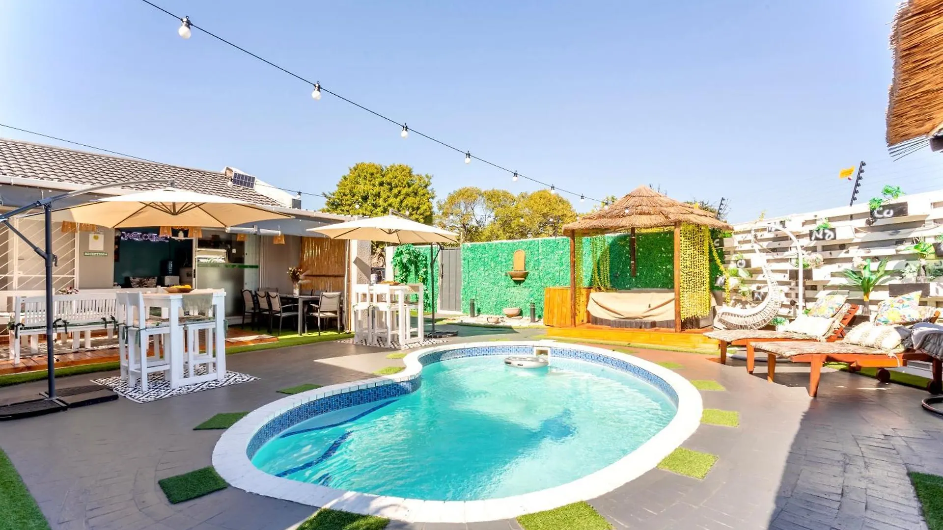 ケープタウン Caline Vip Luxury Jacuzzi &, Swimming Pool Mews Bed & Breakfast