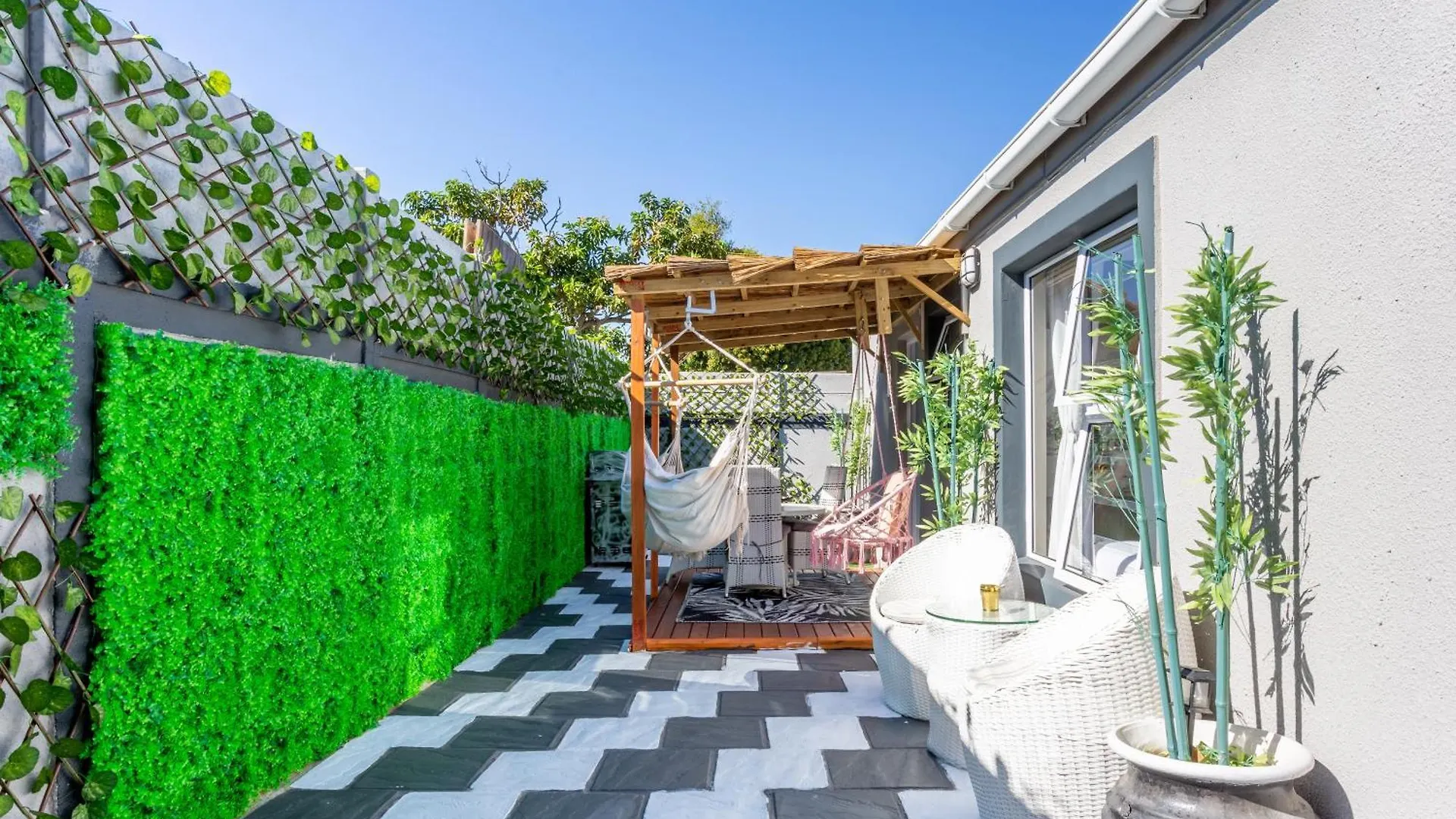 ケープタウン Caline Vip Luxury Jacuzzi &, Swimming Pool Mews Bed & Breakfast