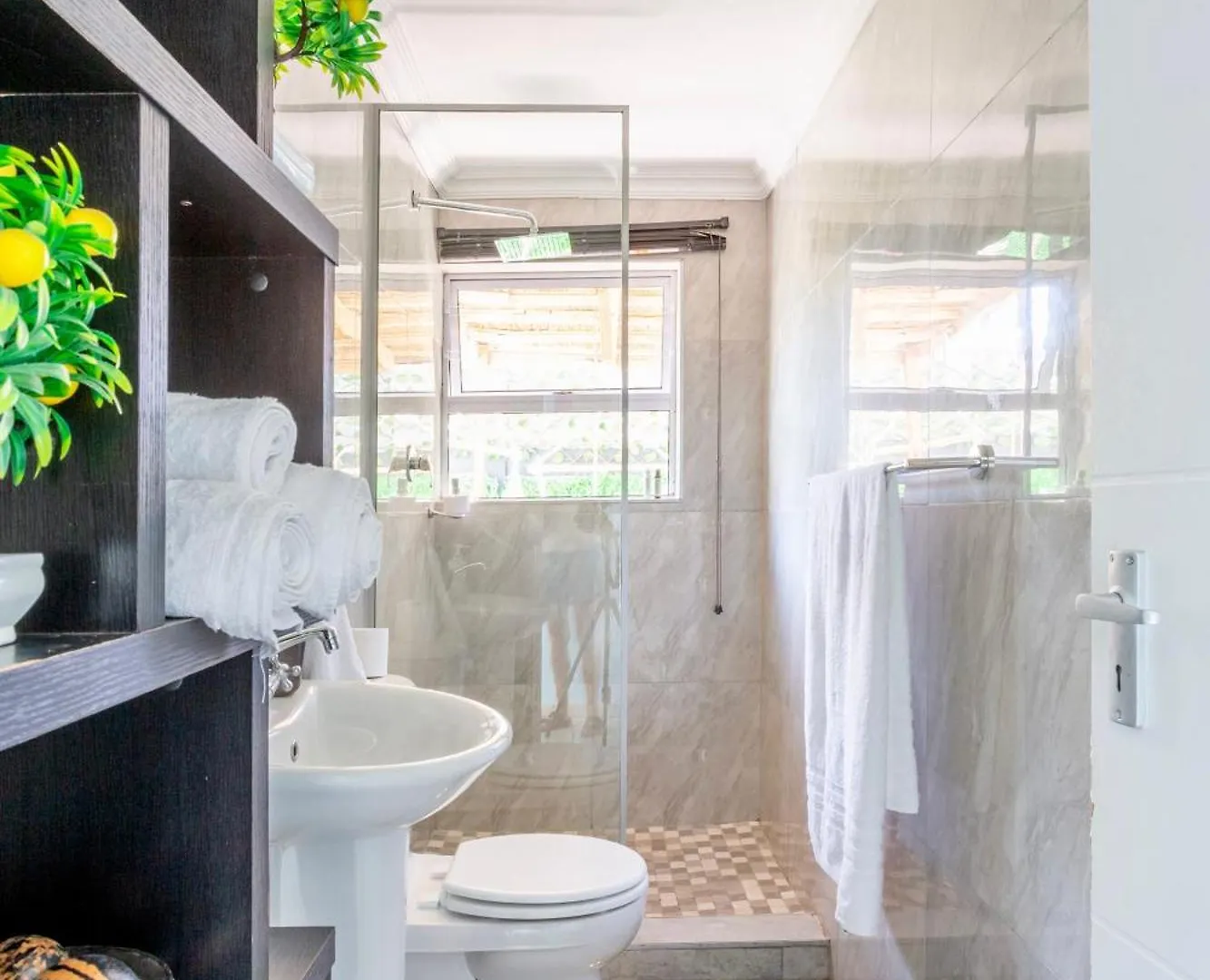 ケープタウン Caline Vip Luxury Jacuzzi &, Swimming Pool Mews Bed & Breakfast