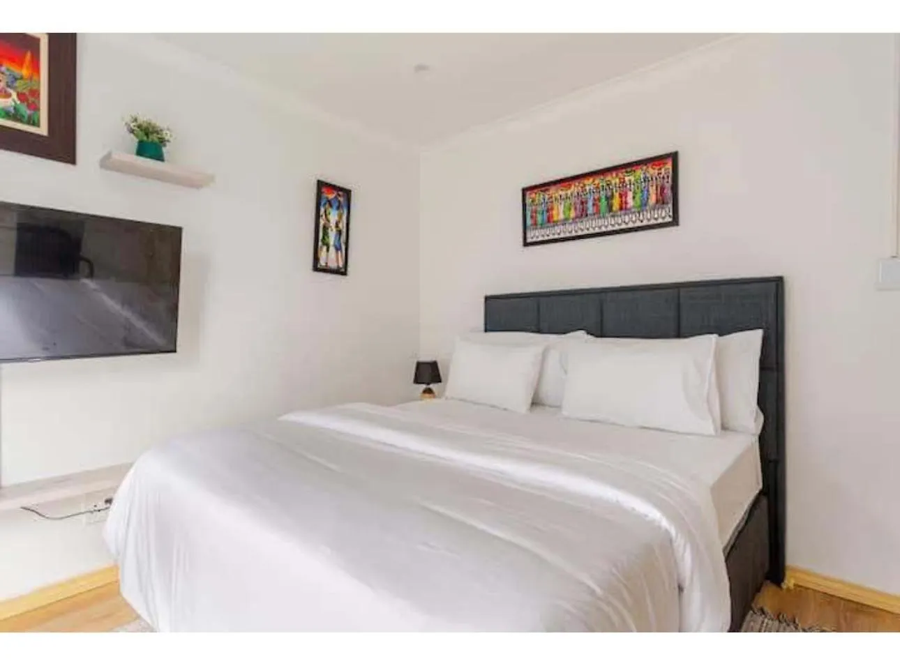 Caline Vip Luxury Jacuzzi &, Swimming Pool Mews Bed & Breakfast Cape Town 0*,  South Africa