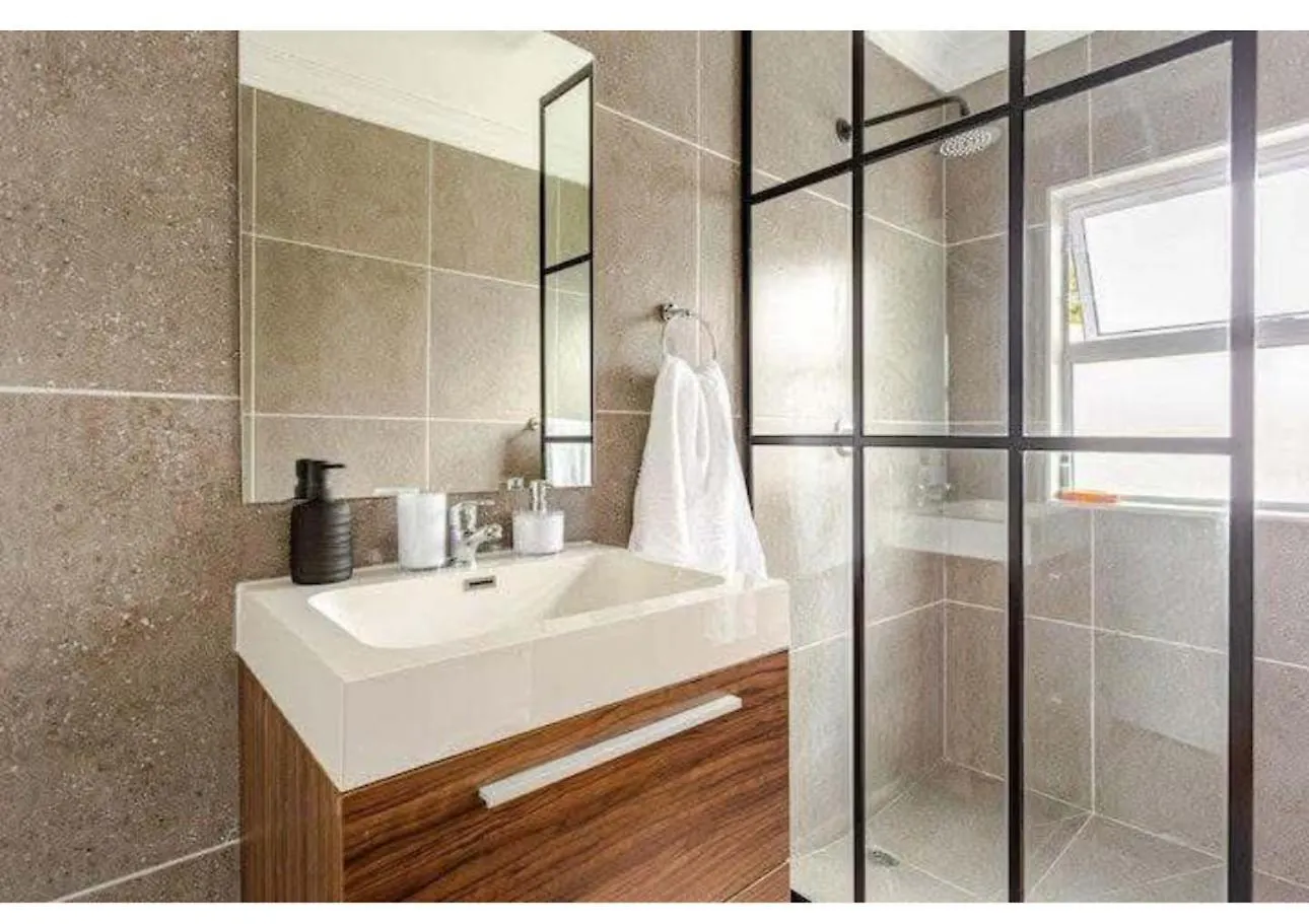 Caline Vip Luxury Jacuzzi &, Swimming Pool Mews Bed & Breakfast Cape Town 0*,  South Africa
