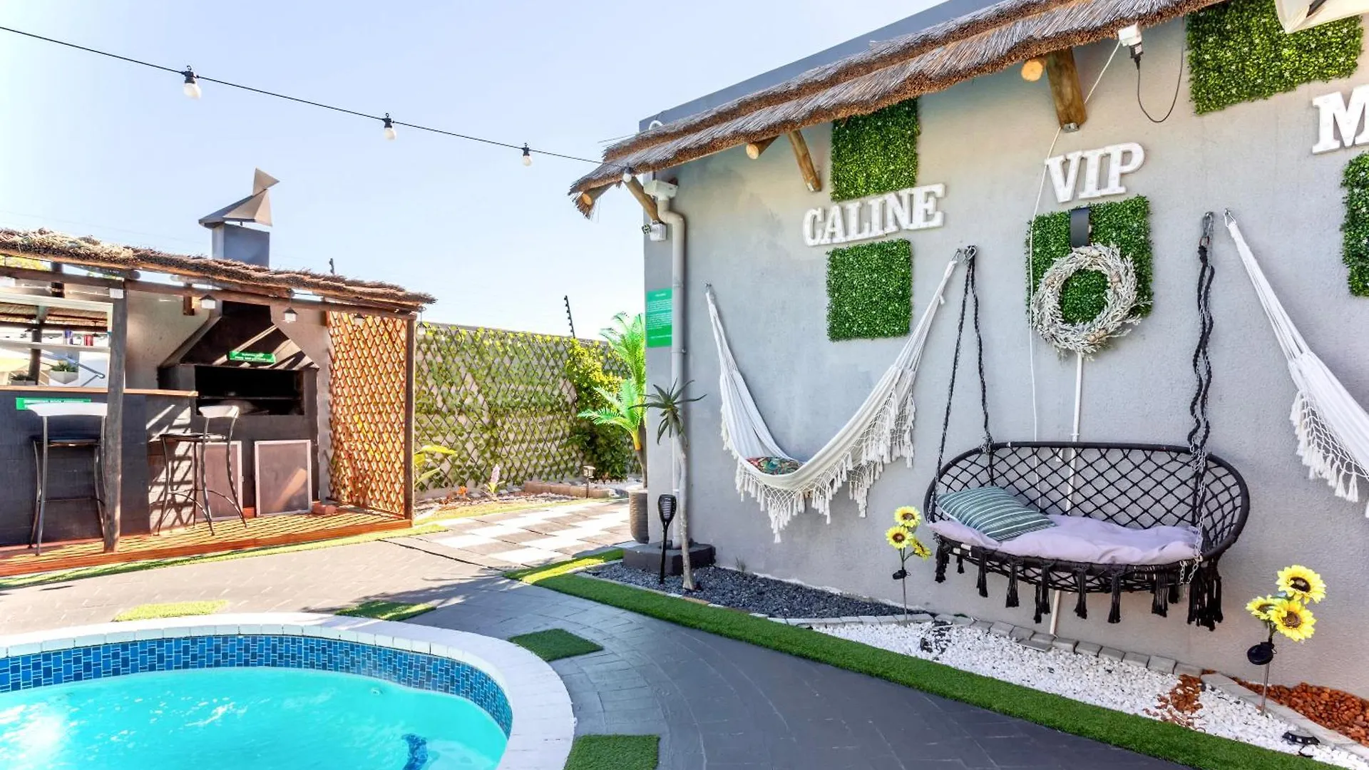 Caline Vip Luxury Jacuzzi &, Swimming Pool Mews Bed & Breakfast Cape Town