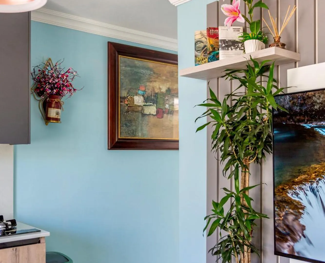 Caline Vip Luxury Jacuzzi &, Swimming Pool Mews Bed & Breakfast Cape Town