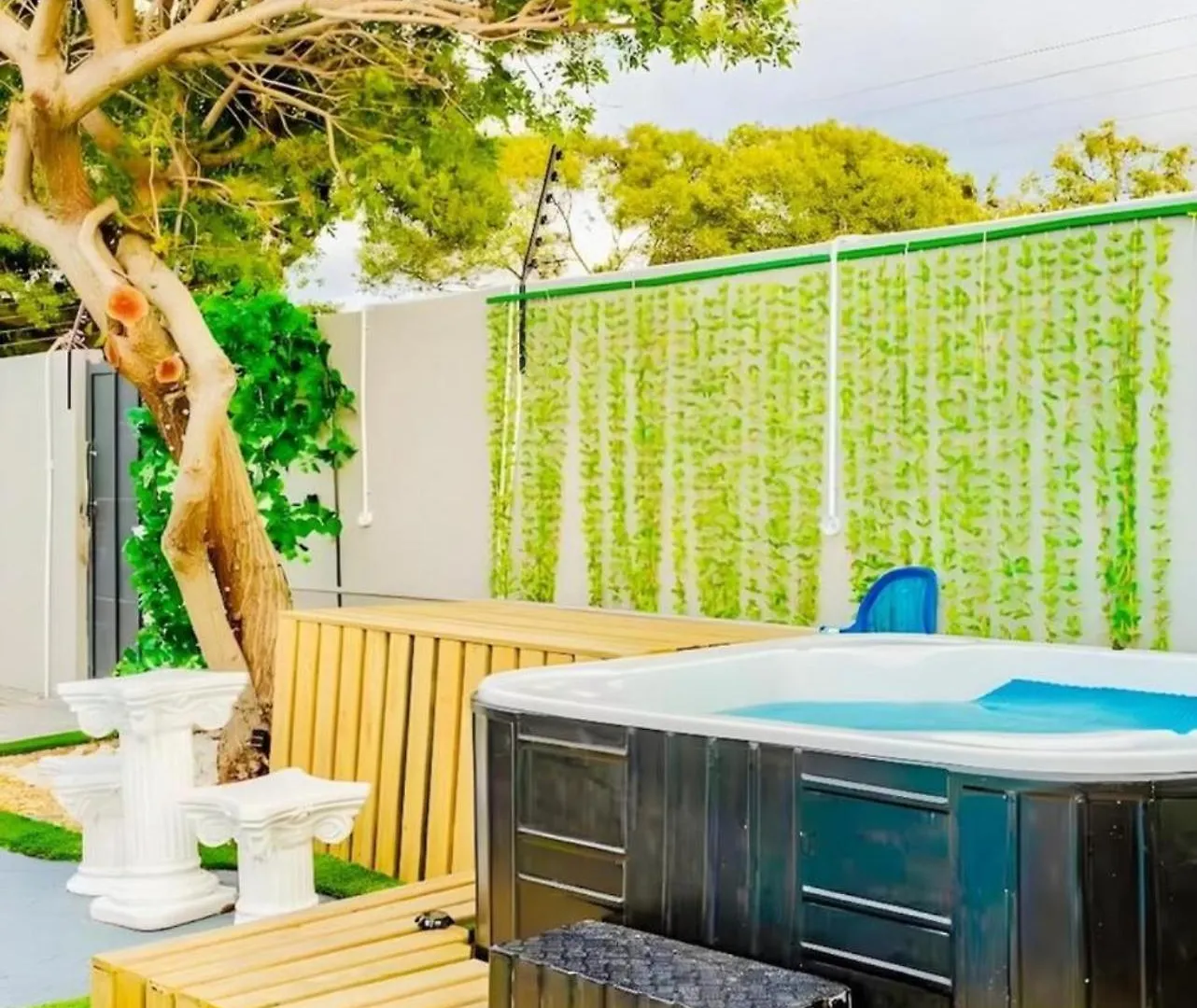 Caline Vip Luxury Jacuzzi &, Swimming Pool Mews Bed & Breakfast Cape Town 0*,  South Africa